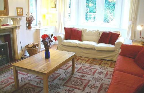 SEAFORTH by BOURNECOAST - A Large Manor House Suitable for Big Families and Groups - HB4638 - Photo 2