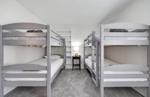 Luxury 4Bed 2Bath Hidden Gem w Backyard Oasis - Foto 24