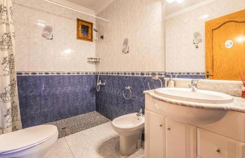 4 Bedroom Nice Home In Riells I Viabrea - Foto 21