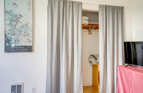 5 Mi to Dtwn Oakland Studio with Shared Patio - Foto 13