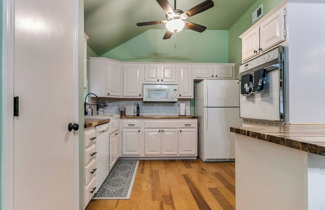 Serene Modern Farmhouse on 2 Acres - Foto 14