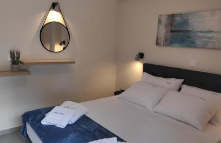 Amber Blue - Photo 12