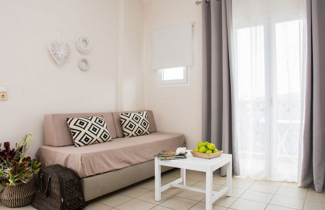 Windmill Apartments 2 - Photo 13