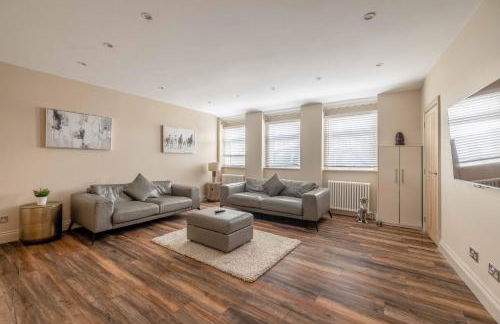 FAMILY FRIENDLY ESCAPE IN ETON, COUNTRYSIDE VIEWS with Hot Tub - By Tempstay - Foto 25