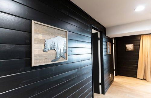 Updated Mountain Cabin Retreat with 180 views off Deck and Balcony - Foto 13