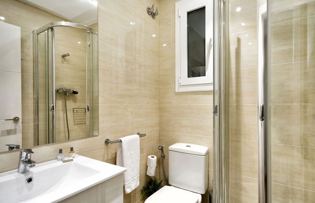 Mercedes Heritage Barcelona Apartments - Photo 42