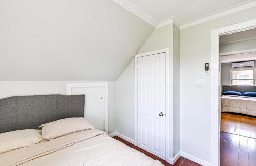 Long Island Duplex By Airport and Train - Foto 22