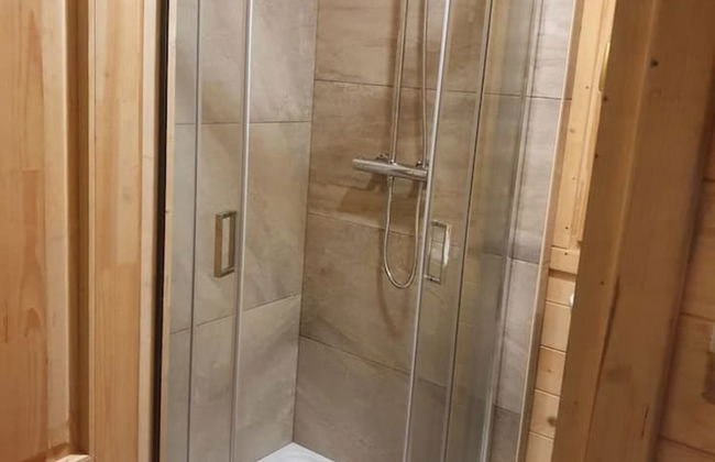 Log Cabin on the Lake - Sleeps 4 & Jacuzzi - Photo 12