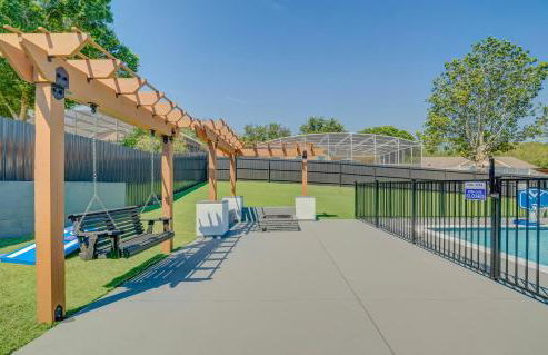 New Resort Style Oasis ~ LED Pool & Game Room - Foto 31