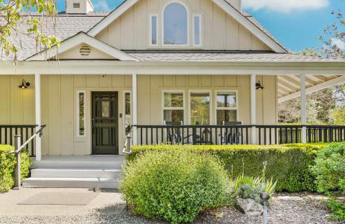 Charming 4BR Wine Country Getaway with Spa & Firepit - Foto 47