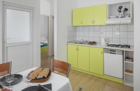 Awesome Home In Tinjan - Foto 3