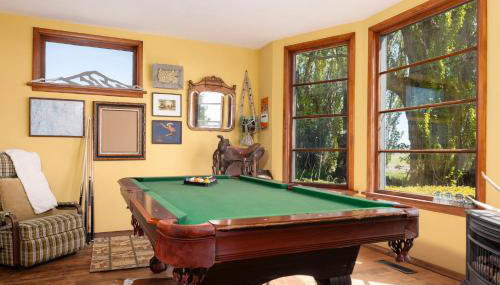 Old Timers' Farm & Ranch - 60 acres, expansive views - Foto 4, Game Room
