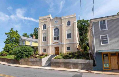 The Revival Room: Historic Staunton - Foto 1