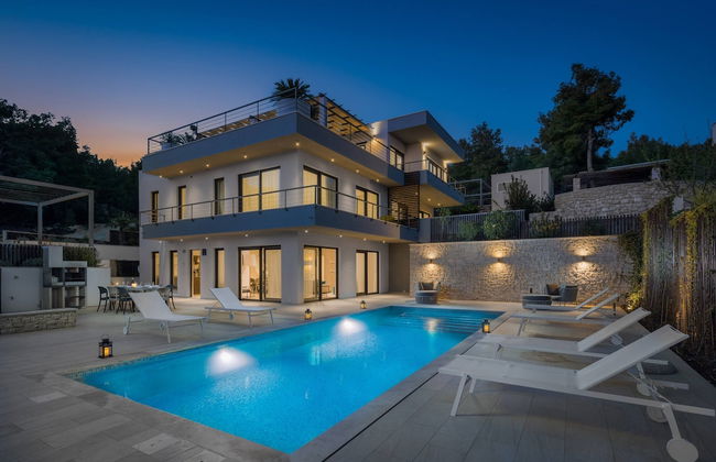 Luxury Villa Romeo with Heated Pool - Foto 1