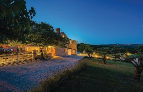 Four-Bedroom Apartment In Nova Vas - Foto 24