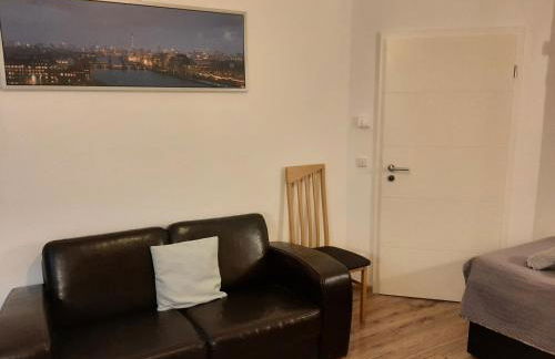 Am Bahnhof - Foto 54