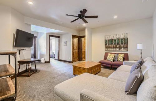 Private Hot Tub, Close to Resorts - Private Hot Tub - Close to PC, Mountain Mansion Family Getaway - Photo 21