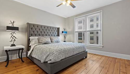 4 Bedroom 3 Story Townhouse with Free Parking - Foto 3