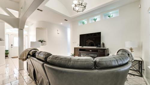 Fenced Yard Home Near Hospitals in Edinburg! - Photo 5