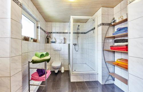 Ferienwohnung Urlaubsglück - Balkon und Parkplätze inklusive nur 5 Fahrminuten vom Europa-Park - Foto 10