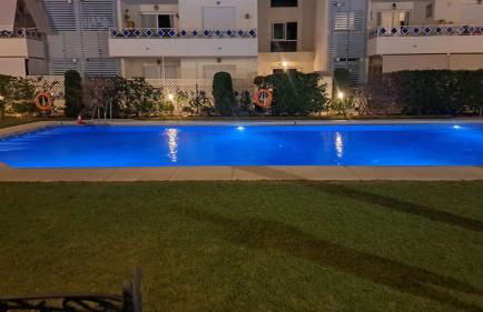 Apartamento con jardín y piscina Pet friendly - Photo 40