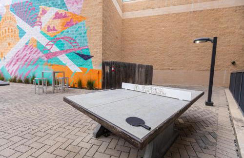 The Treehouse Spacious & Fun 2BR Retreat in the Heart of the Domain - Foto 29