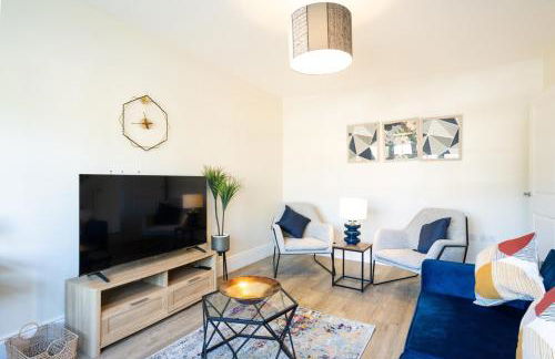 Luxury 3-Bedroom Escape, Timeless Charm, Near Monmouth Castle, Sleeps 6, Parking, Free WiFi - Foto 6