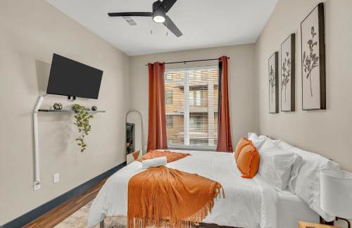 1BR Alongside Q2 and Domain With Pool, Gym and Free Parking - Foto 14