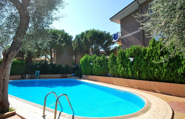 Apartment in Diano Marino With Communal Pool - Foto 1