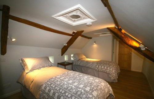 Putsborough Manor 3 Self Catering Cottages with Beach a short walk, dog friendly all year, On site Tennis, Play Area, Paddock, Spa baths, BBQ, Private Gardens, Superfast WIFI - Photo 36