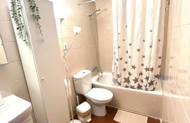 Camp Nou Apartment WiFi - Photo 15