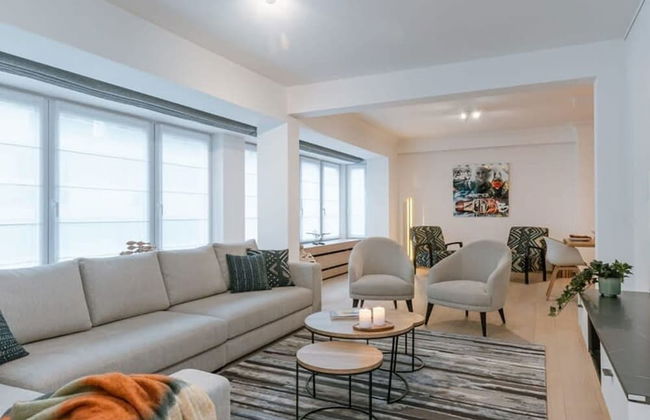 Spacious Apartment With Parking on Prime Location - Foto 1