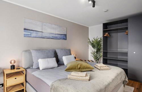 EDLER WOHNRAUM Luxuriöses Apartment mit Balkon, Boxspringbett, Kaffeevollautomat, Lift & Parkplatz - Foto 17