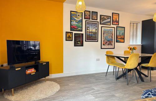 4BR - 3BA - Fast Wi-Fi - Free Parking - Garden - EV Point - Photo 12