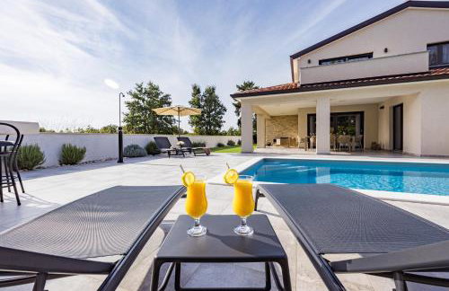 SPECIAL OFFER! NEW LUXURY APARTMENT with pool, fitness, outdoor bar&grill - Foto 8