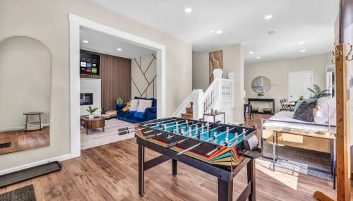BIG 4BR House 7 Mins to Downtown with Foosball and Games - Foto 2