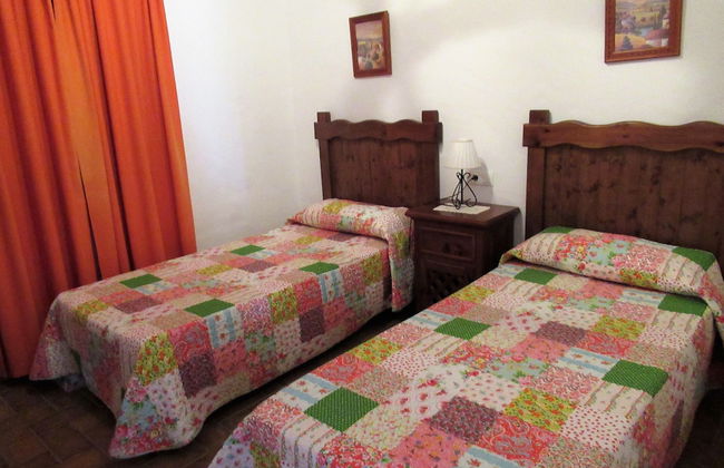 Chalet Huerta 1 con piscina y paddle - Photo 3