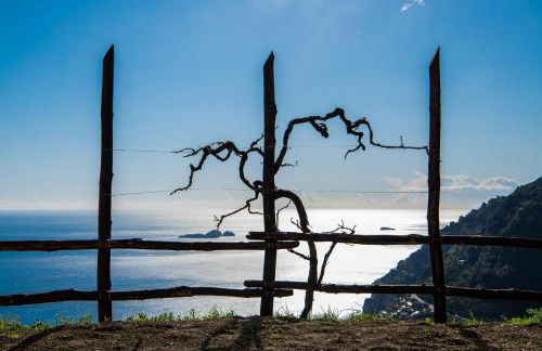 VILLA LA TAGLIATA spectacular jacuzzi tub amazing view and private parking garage - Photo 49