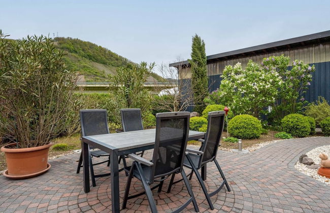 Garden Retreat With Pond View - Photo 21