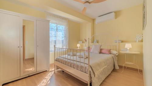 Amplio piso de 100m2 con 3 hab, wifi rápido, AC - Foto 4, wardrobe