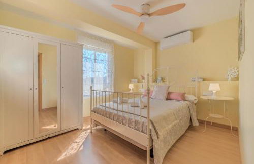 Amplio piso de 100m2 con 3 hab, wifi rápido, AC - Photo 4