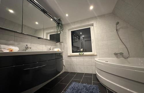 Exklusiv Hamburg Stadtrand-Villa mit Garten - Foto 47