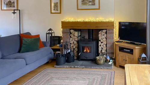 Hendricks Cottage - Photo 2