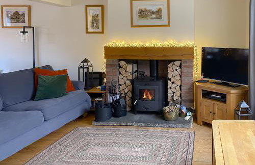 Hendricks Cottage - Photo 2