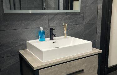 ResiLets - The Monopoly Apartment - Large 4 bedroom - Foto 5