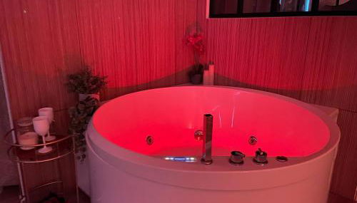 Le Bohème Spa, loveroom à Sète - Foto 2