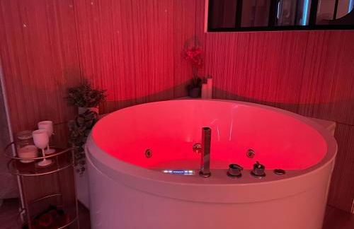 Le Bohème Spa, loveroom à Sète - Foto 2