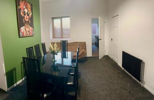 House in Tyneside Perfect for Travelers, Groups & Contractors Free Parking - Foto 11