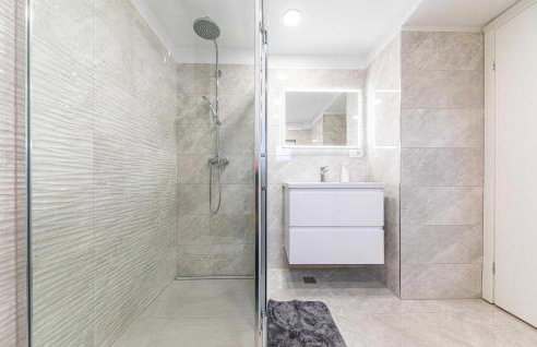 Awesome Home In Lecevica - Foto 43