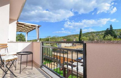 Amazing Apartment In Kasic With Wifi - Photo 9